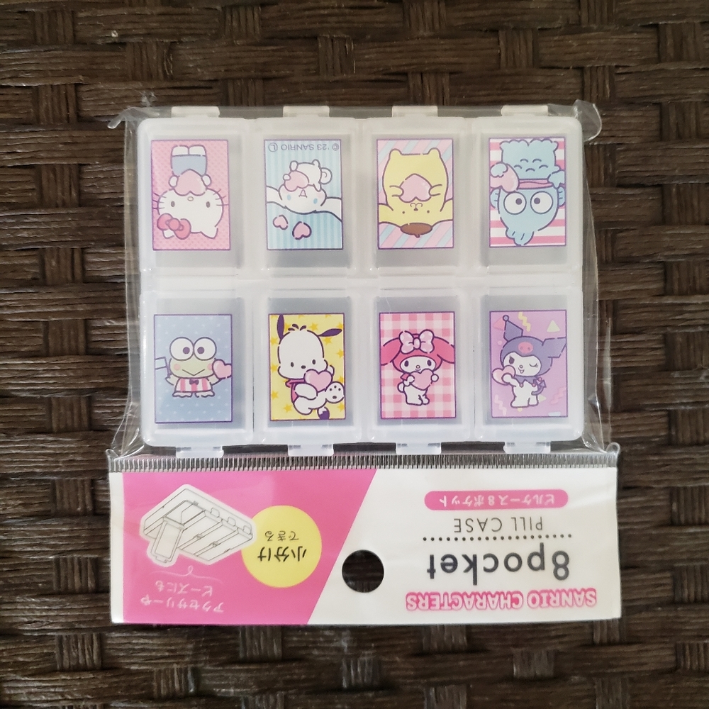 Sanrio Characters Pill Case 8 Pocket Accessory Box NEW Kuromi Cinnamoroll - Picture 4 of 5